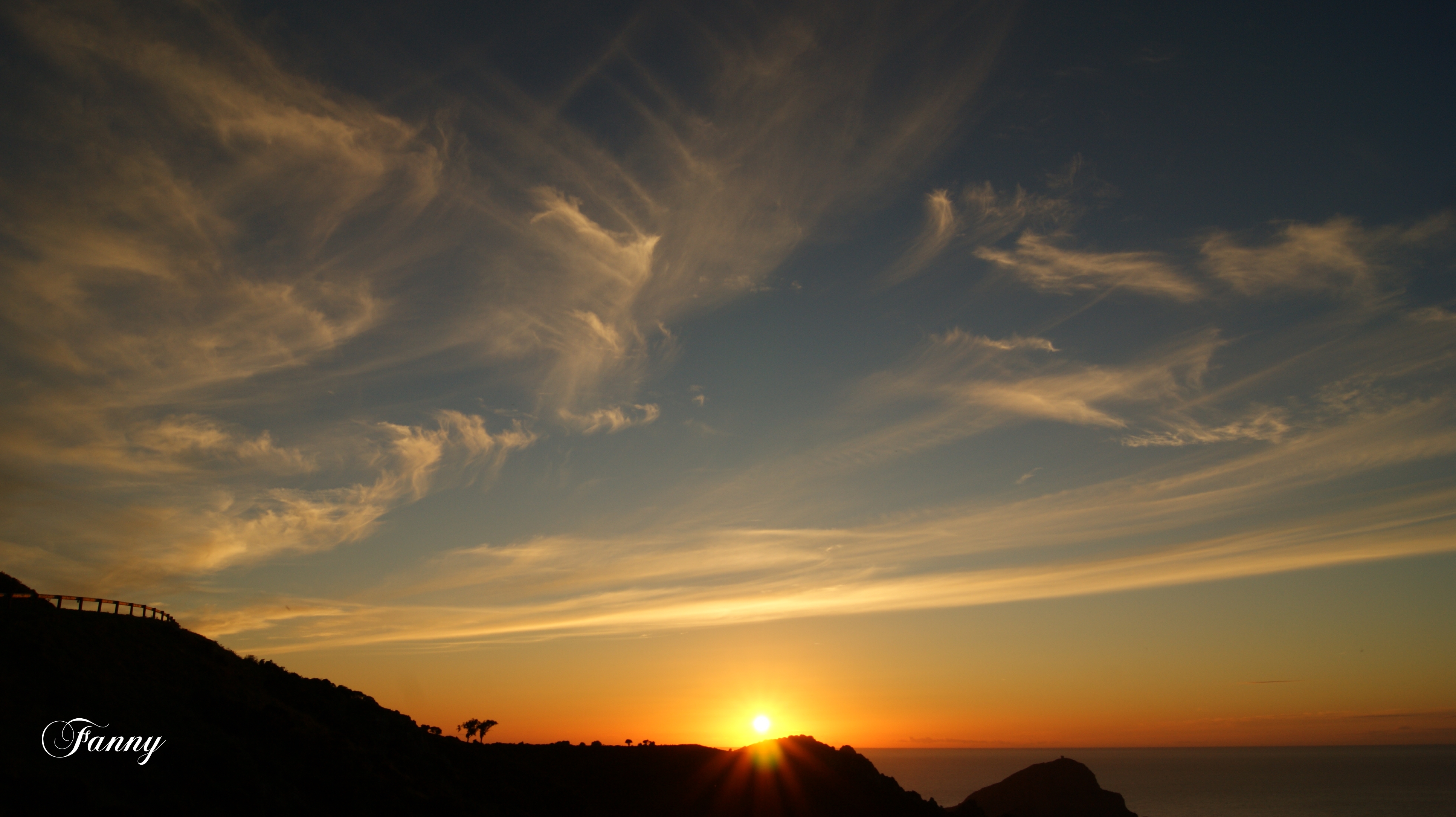 Coucher de soleil signé DSC04863 (2).jpg